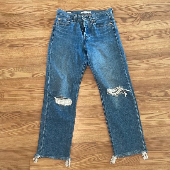 Wedgie straight jeans, frayed hem and knee distressed - Picture 1 of 7